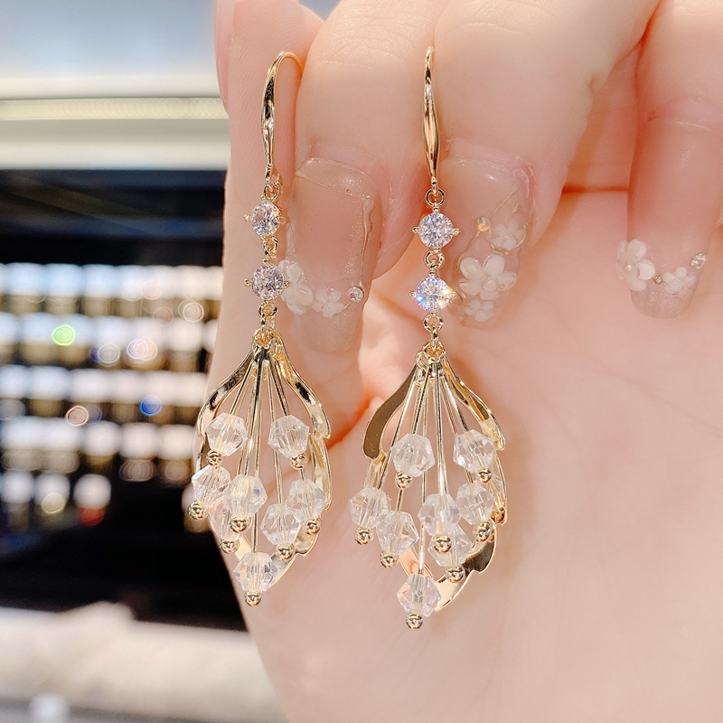 The 2021 autumn new style of personalized and fashionable crystal leaf ear hooks, simple and versatile, light luxury design earrings and pendants for women Specification drawing