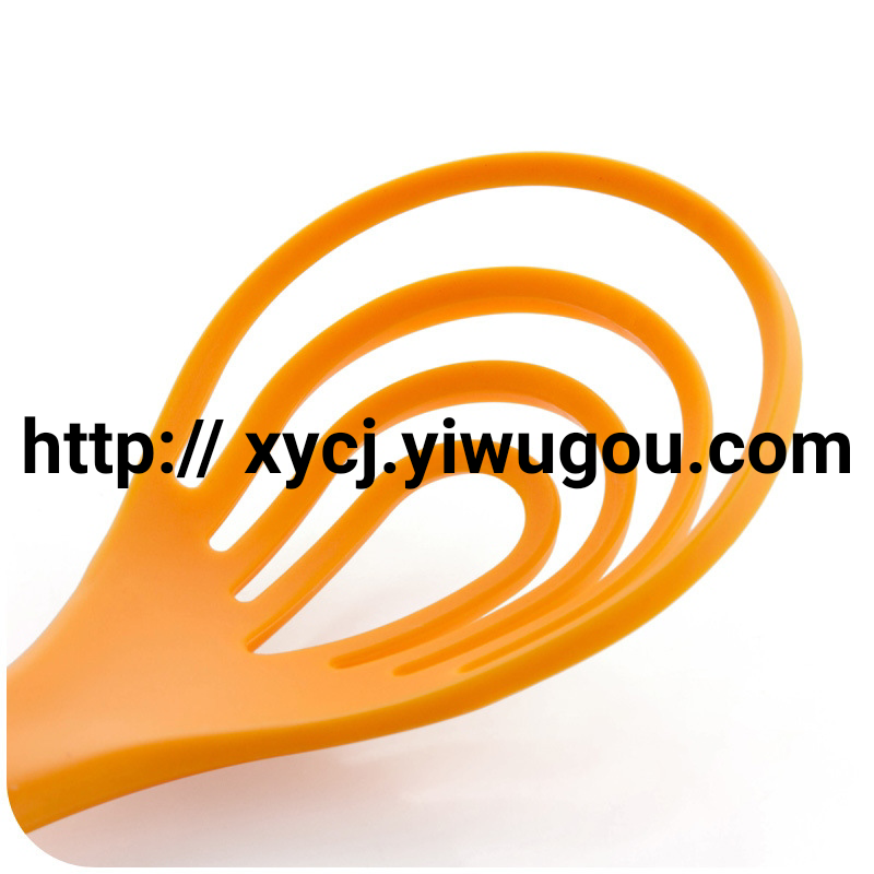 Foaming spoon, household manual egg beater, stirring spoon, egg beater, hot pot strainer, cooking and baking utensils Application Scenario