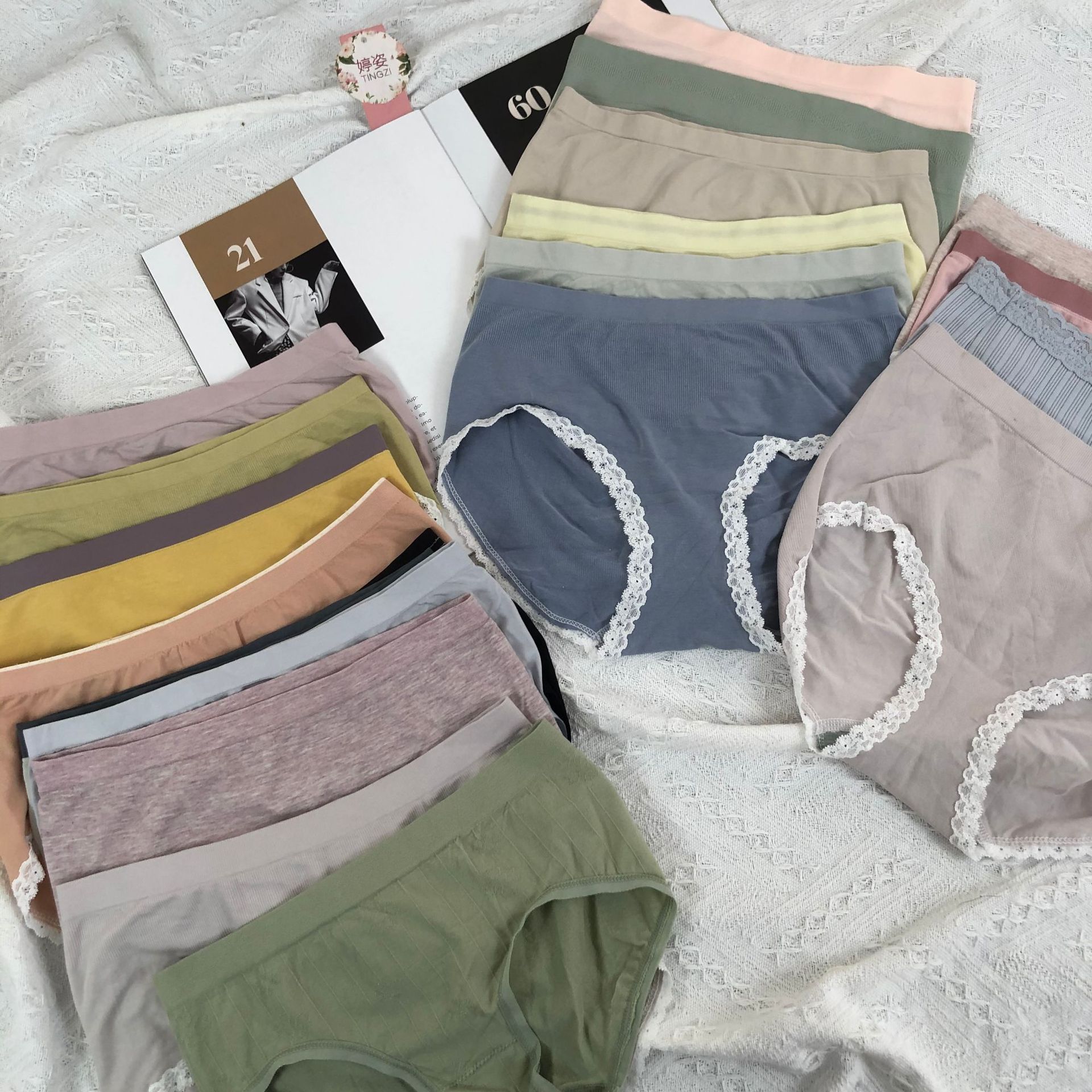 High-end seamless nude ammonia underpants, mixed styles for women, mid-waist triangle pants, high-elasticity cotton underpants for women, special offer Specification image