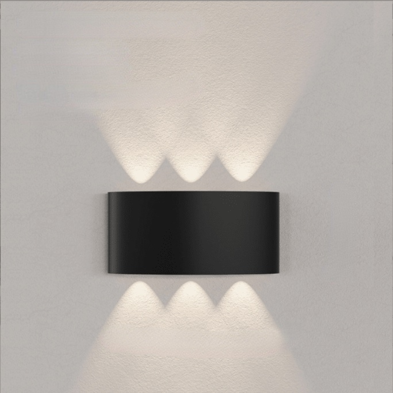 The LED square outdoor waterproof wall lamp illuminates the exterior walls, courtyards, balconies, corridors and passageways of the villa in a Nordic modern style Application Scenario