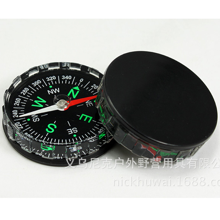 The DC45A is a simple and lightweight compass, a great helper for travel and camping. It has an outer diameter of 4.5CM and is mini Item Picture
