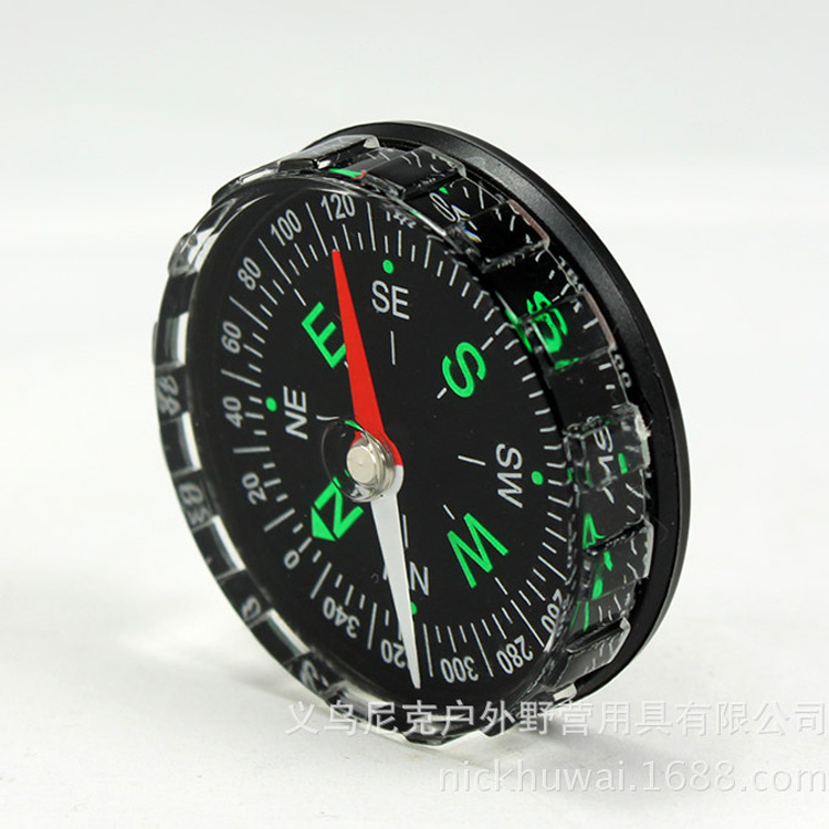 The DC45A is a simple and lightweight compass, a great helper for travel and camping. It has an outer diameter of 4.5CM and is mini details Picture