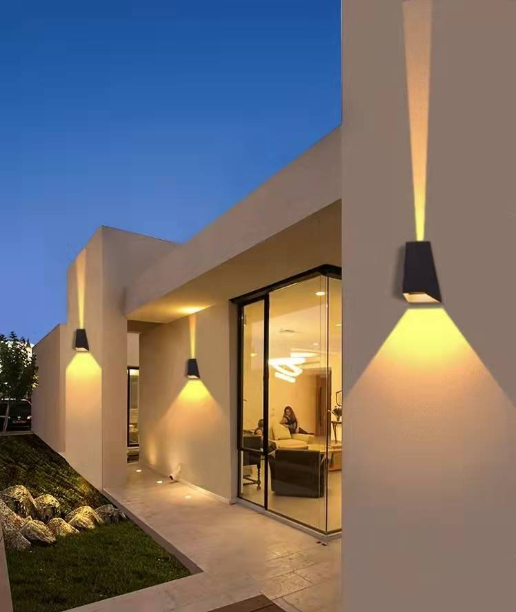 LED outdoor wall lamps, waterproof double-head bedroom and living room bedside lamps, up and down spotlights, corridor and staircase exterior wall lamps details Picture