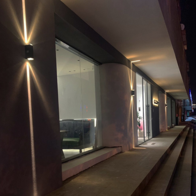 A beam of light-focused outdoor waterproof courtyard dual-head LED wall-washing light, corridor, staircase, exterior wall lamp, 2W Item Picture