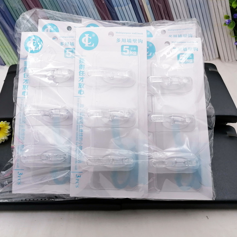 H1814 Three multi-purpose wall hooks, seamless hooks, strong adhesive stickers, non-drilling adhesive hooks, bathroom hooks Application Scenario