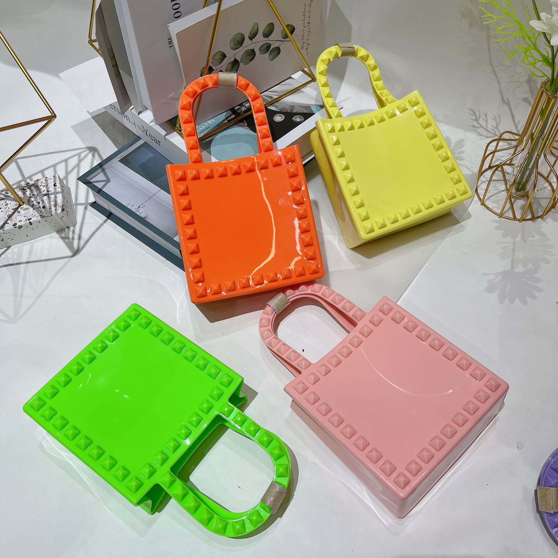 2021 Autumn/Winter cross-border new products: PVC jelly women's Bag, mini fashionable rivet square bag, single-shoulder crossbody wrist bag Specification image