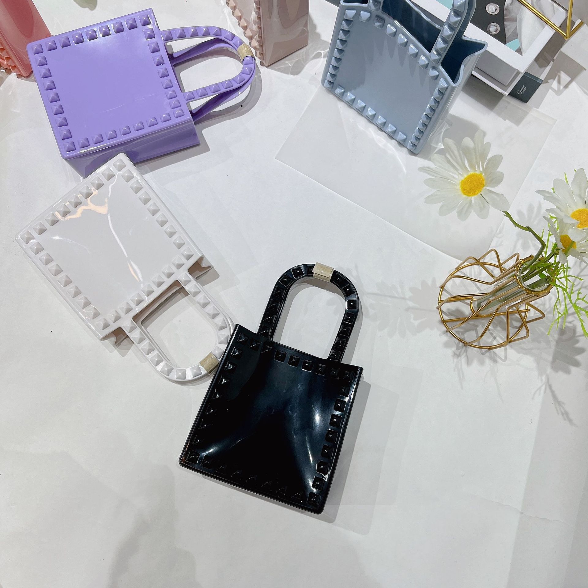 2021 Autumn/Winter cross-border new products: PVC jelly women's Bag, mini fashionable rivet square bag, single-shoulder crossbody wrist bag Item Picture