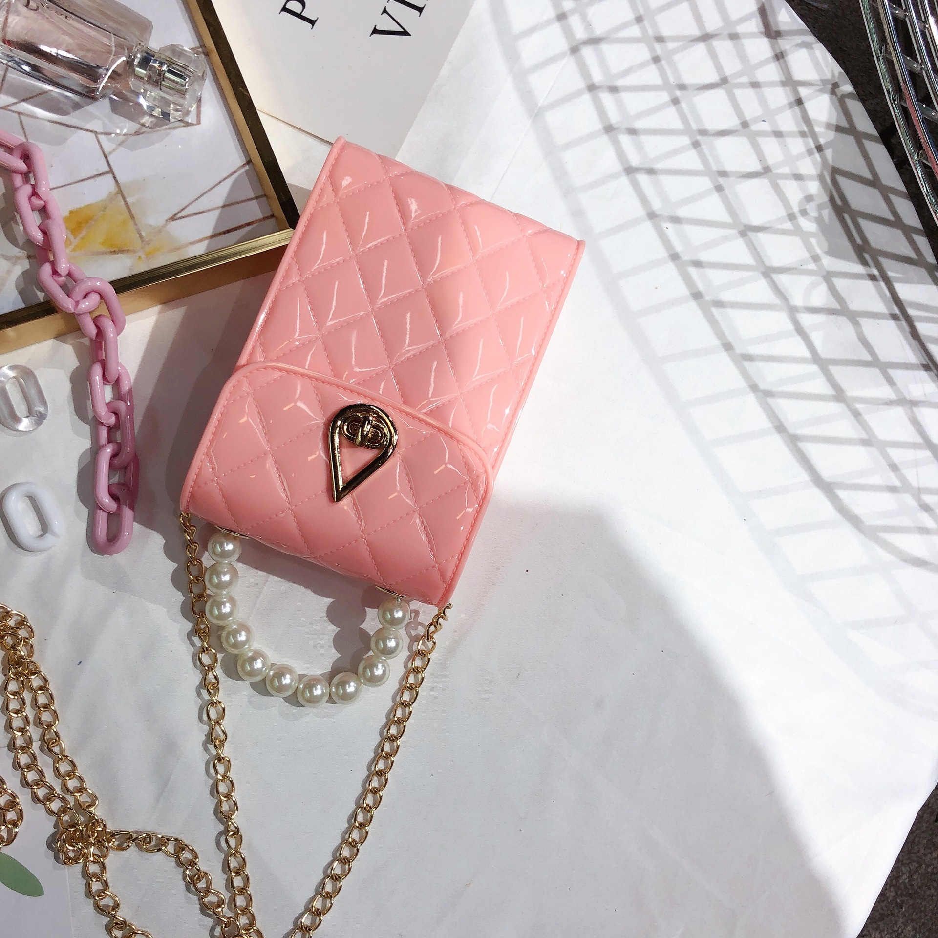 Nuevo verano 2021 moda bolsa pequeña mujer linger crossbody bolso mini bolso vertical un hombro teléfono pequeño bolsa cuadrada Item Picture
