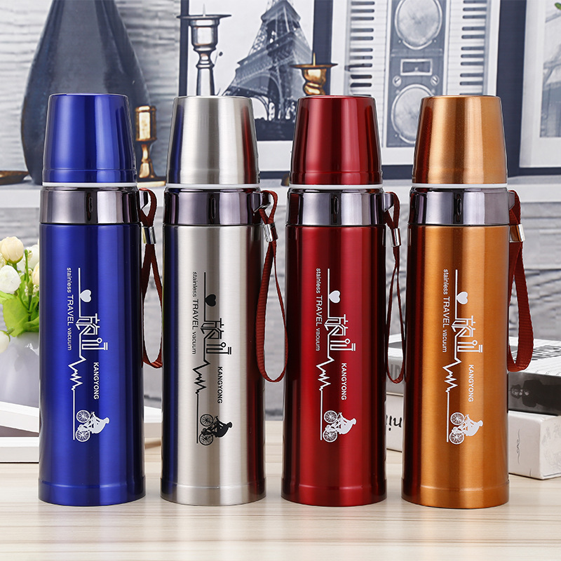 Hot foreign trade bomb bomb thermos cup outdoor sports lifting rope thermal insulation kettle large capacity car cup