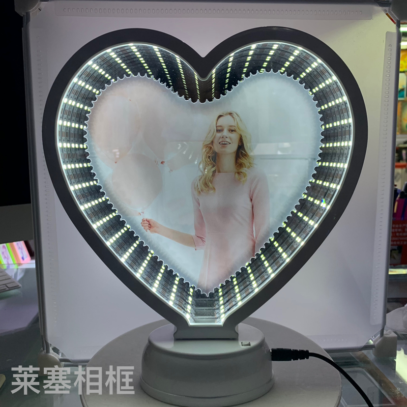 Heart-shaped LED light creative decorative items, handicrafts, home decoration, living room, bedroom photos, magic mirror, photo frame