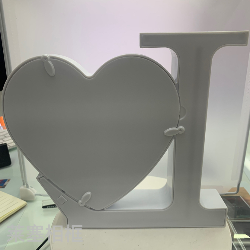 Heart-shaped led light creative decorative items, handicrafts, home decoration gifts, photos, living room, bedroom magic mirrors, photo frames Item Picture