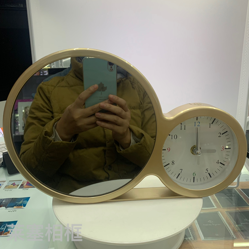 Creative decorative items, handicrafts, home decorations, gifts, photos, magic mirrors and photo frames with golden bell and double circular led lights details Picture