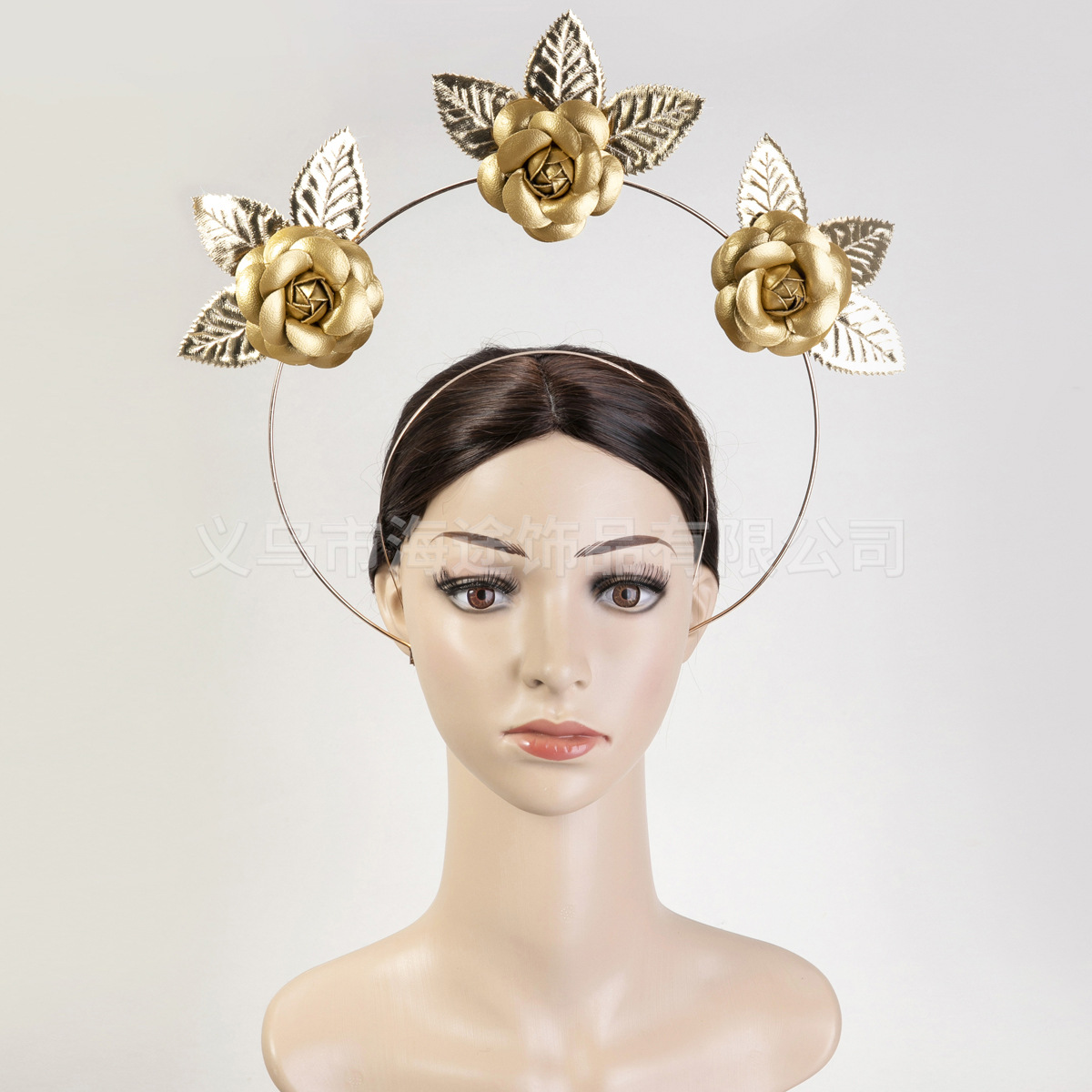 في أوروبا والولايات المتحدة، تم عرض ثلاث أزهار من أزهار العذراء ذات الطابقين Item Picture