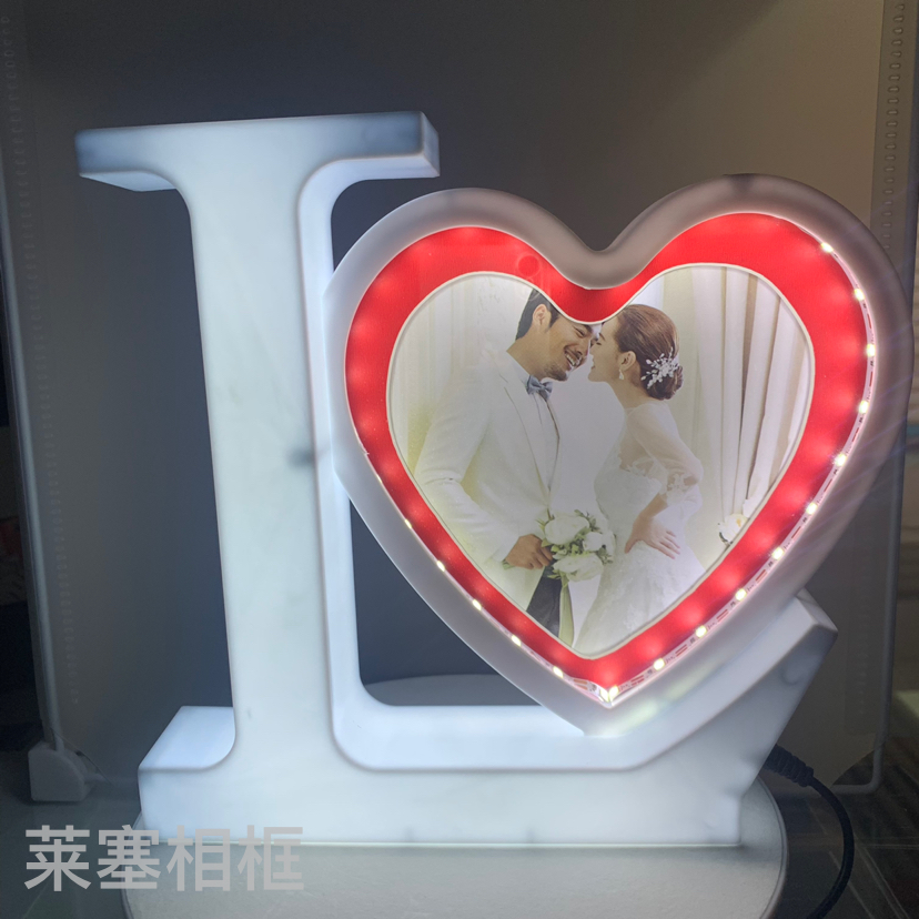 Heart-shaped led light creative decorative items, handicrafts, home decoration gifts, photos, living room, bedroom magic mirrors, photo frames