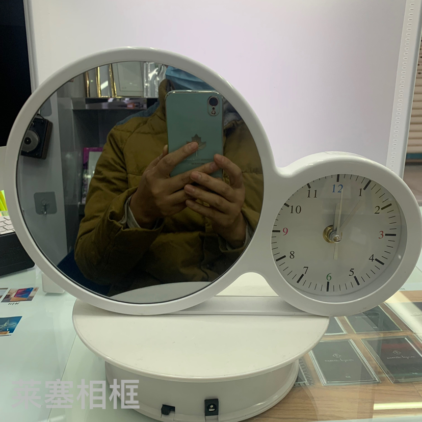 Creative decorative items, handicrafts, home decoration gifts, living room and bedroom photos, magic mirrors and photo frames with round Led lights and clocks details Picture