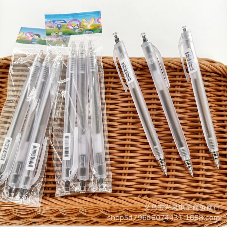 A set of 3 ballpoint pens, oil ballpoint pens, student supplies, and ballpoint pens is available at an affordable price. Each set of 3 ballpoint pens costs 1 yuan Specification image