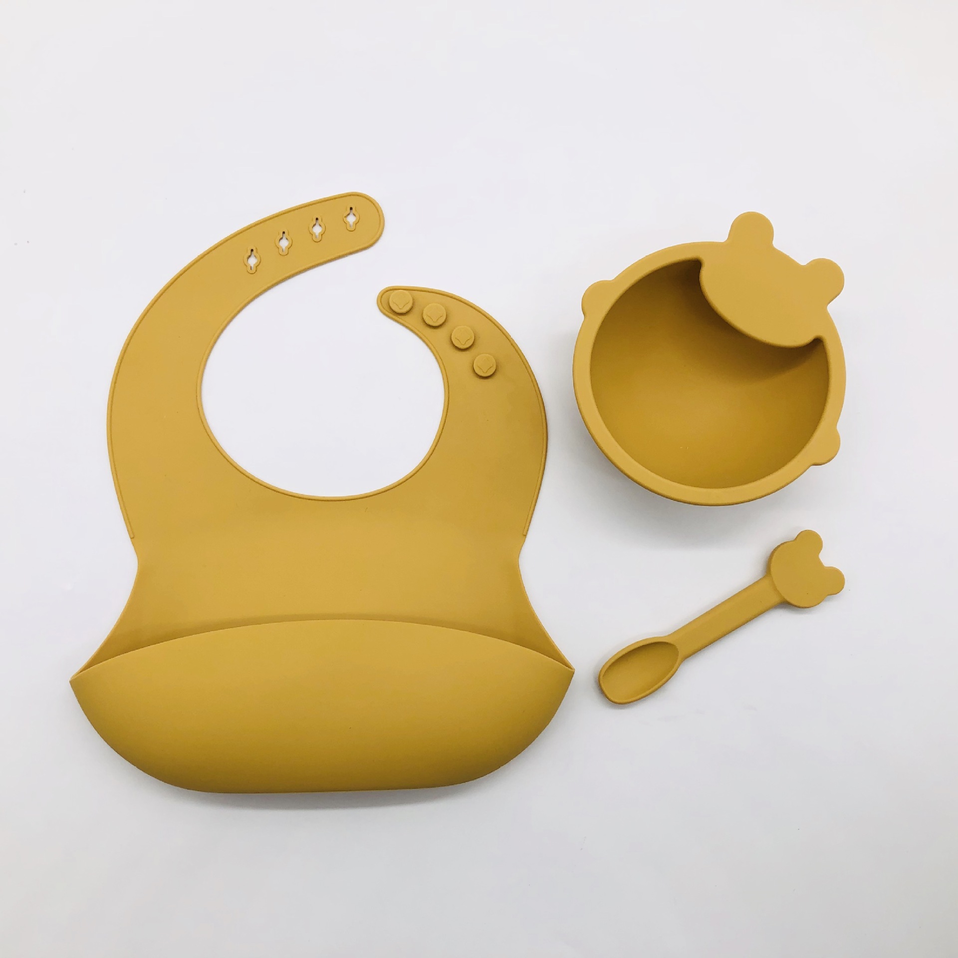 Baby silicone bowl set, infant and toddler products, three-piece feeding and drooling bib set, easy-to-clean bib for infants and toddlers Application Scenario