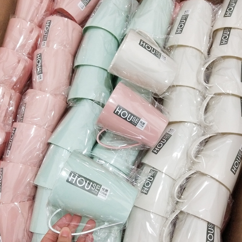Plastic mouthwash cups, tooth-brushing cups, tooth-brushing cups, drinking cups, 1 yuan source, 2 yuan wholesale, popular products Item Picture