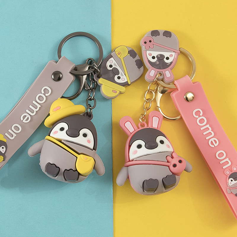 Silicone creative small gift cartoon cute penguin key chain pendant lovers backpack key chain accessories gift