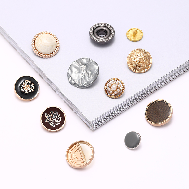 Metal hand-sewn buttons, British-style overcoats, windbreakers, fashion buttons, small suits, foot buttons, LOGO available upon order Item Picture