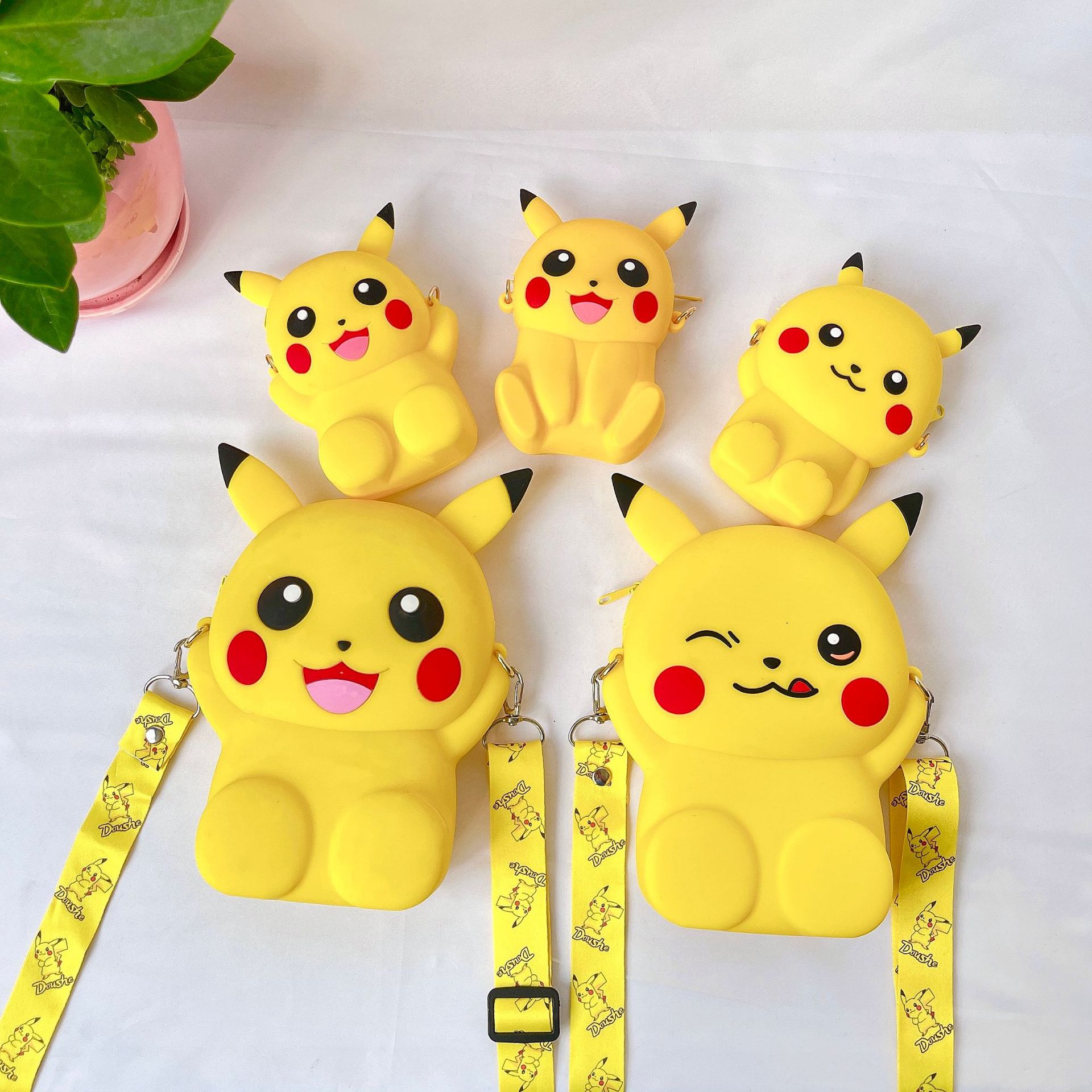 Japanese cute cartoon bag Pikachu change silicone bag girls mobile phone cosmetics storage crossbody bag