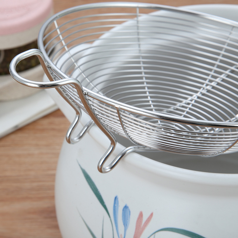 Stainless Steel Wire Slotted Spoon Household Kitchen Hot Pot Large Slotted Spoon Strainer Beef Hot Pot Double Hook Strainer Small Net Strainer Application Scenario