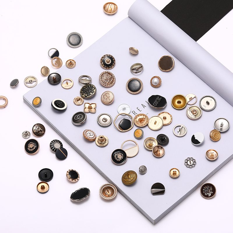 Ladies' small suit QQ, metal buttons, golden hollowed-out flower coat buttons