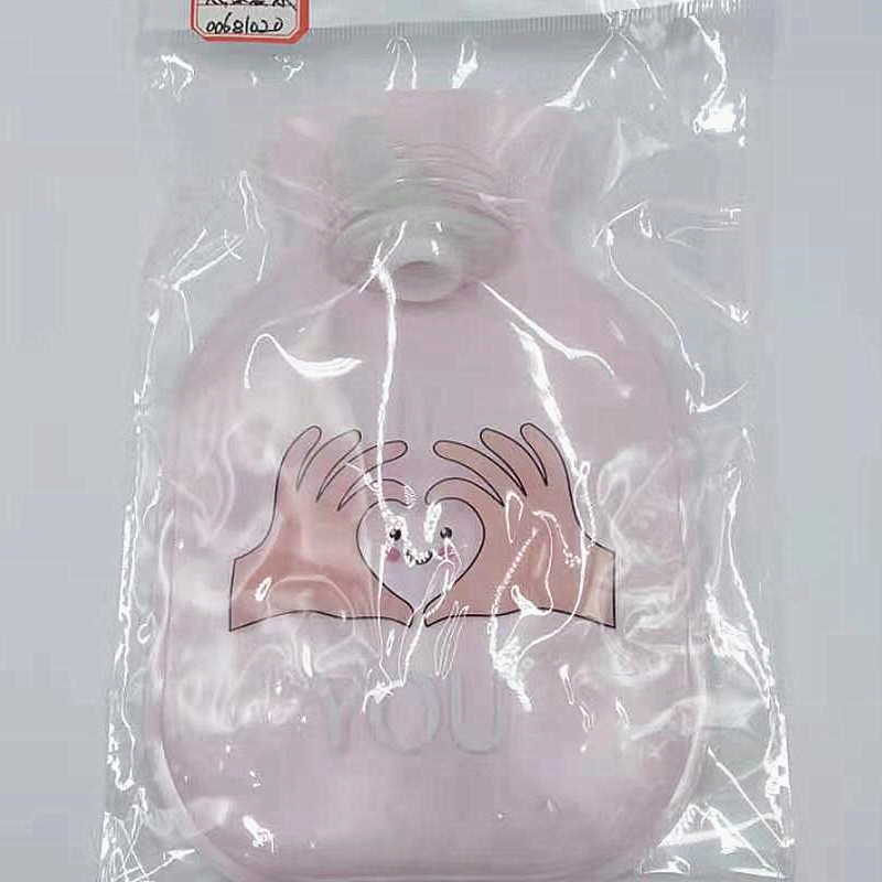 The new winter water-filled hot water bag is thickened, cute and portable. It's a cartoonish and simple hot water bag for student dormitories Application Scenario