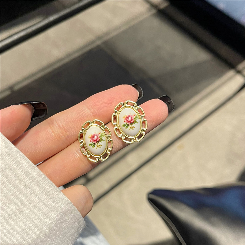 S925 Silver needle vintage art style oval flower earrings for women 2021 new tide net red earrings for women
