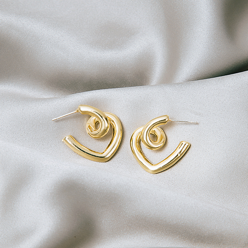 Silver needle line heart type earrings for women design cold wind twist INS knot heart earrings