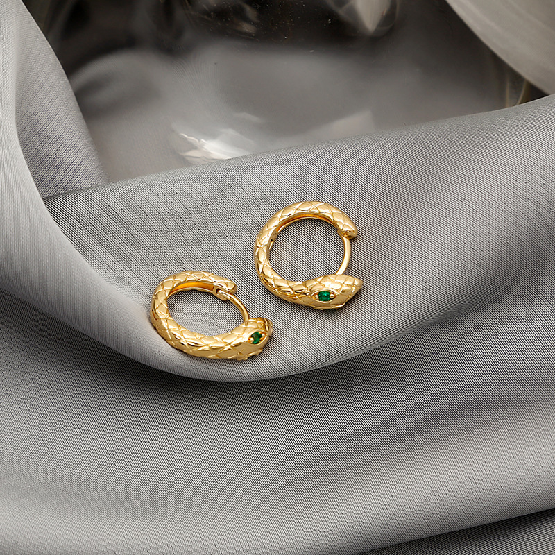 European and American light luxury snake-like ear buckle INS metal wind personality snake-like ear ring ear buckle silver ear stud earrings