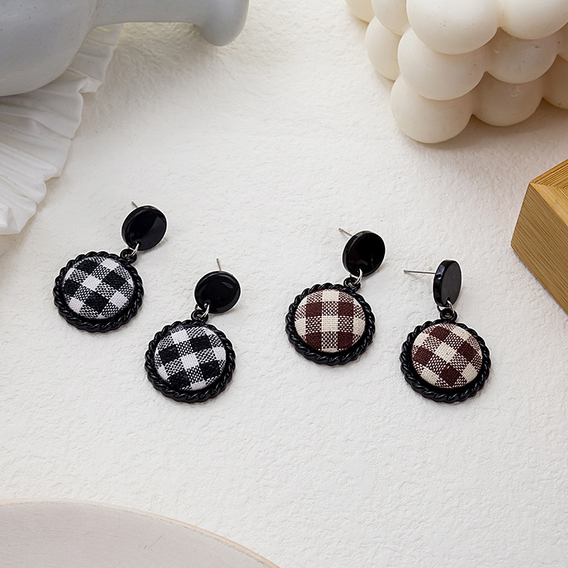 Silver needle, tassel, metal cloth, stripe, plaid vintage earrings: simple, cool, luxurious, versatile earrings for women