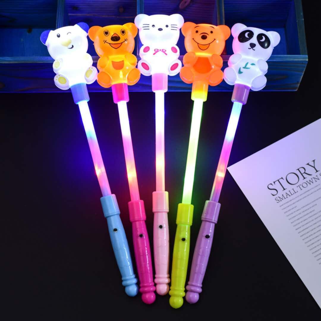 Hot selling concert glow stick children cartoon pig flash stick manufacturers LED light toys wholesale