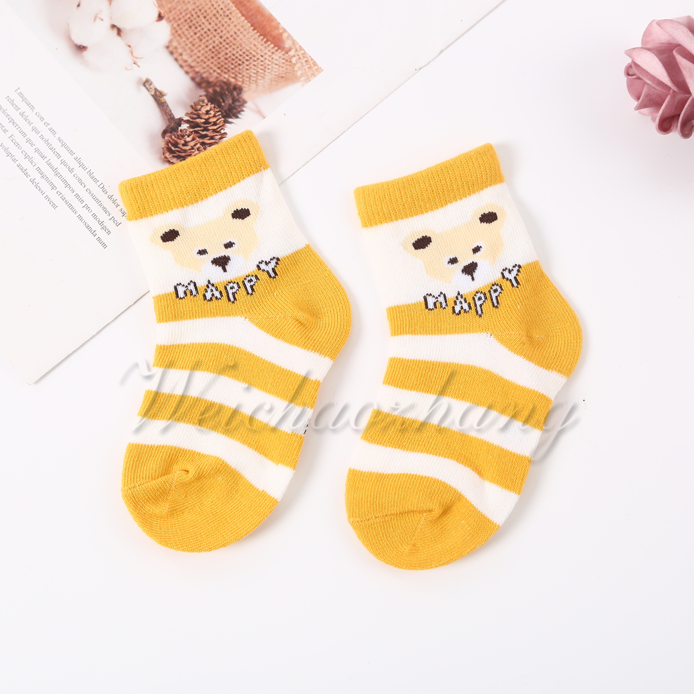 The pattern of HAPPY bear is novel and colorful with different colors. North lightweight cotton socks thin deodorant breathable socks
