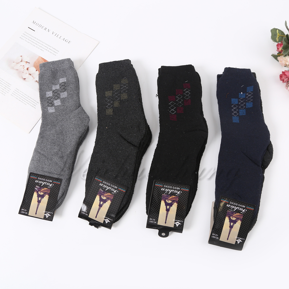 Full brushed jacquard men's socks, fashionable, sporty and casual long socks, breathable and comfortable, new style for street stalls and night markets Application Scenario