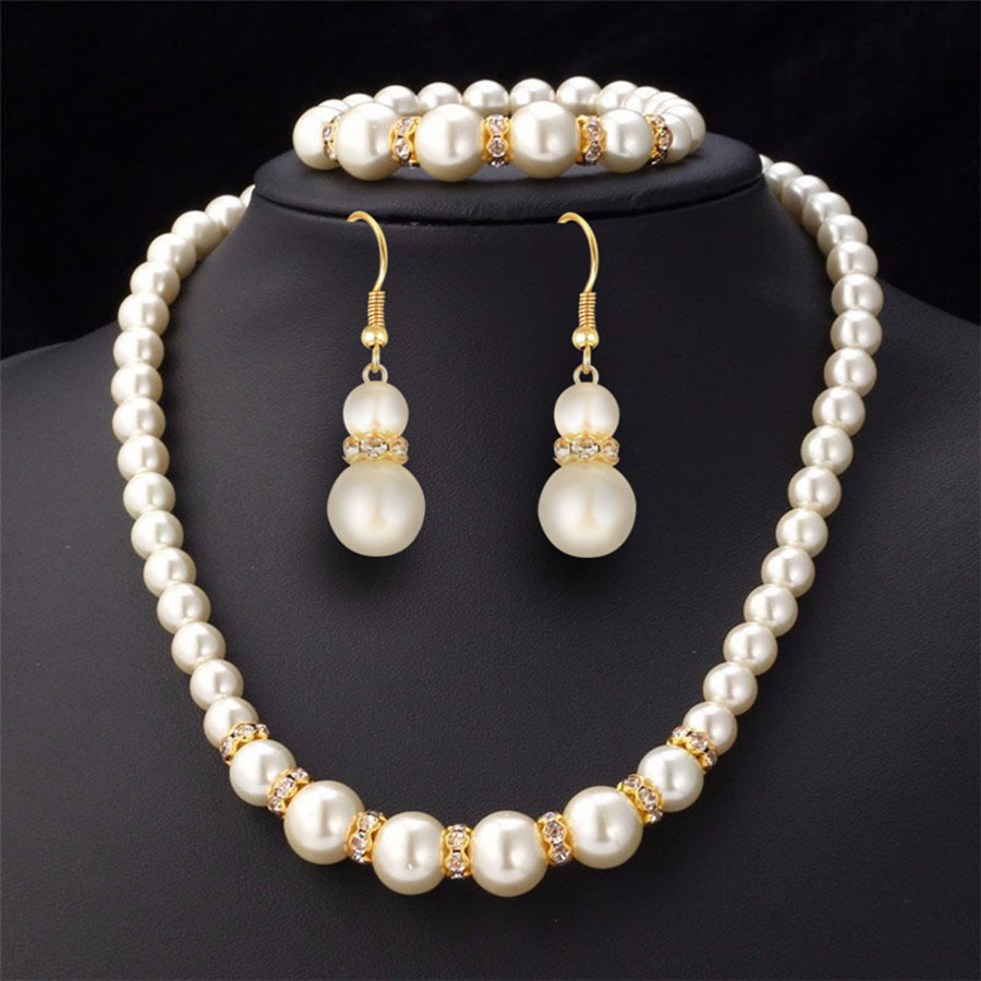 Aliexpress exploded ABS pearl set necklace earrings bracelet three sets of accessories wholesale