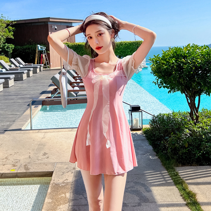 The 2022 new swimsuit in the style of a women's dress with a split, flat Angle, conservative and slimming look, and a forest-like small chest that gathers the Korean ins style Item Picture