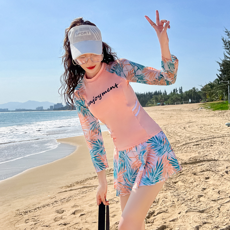 Women's long-sleeved, two-piece, conservative and slimming swimsuits, skirt-style flat-leg pants, student's small chest, gathering forest-style Korean ins swimsuits Item Picture