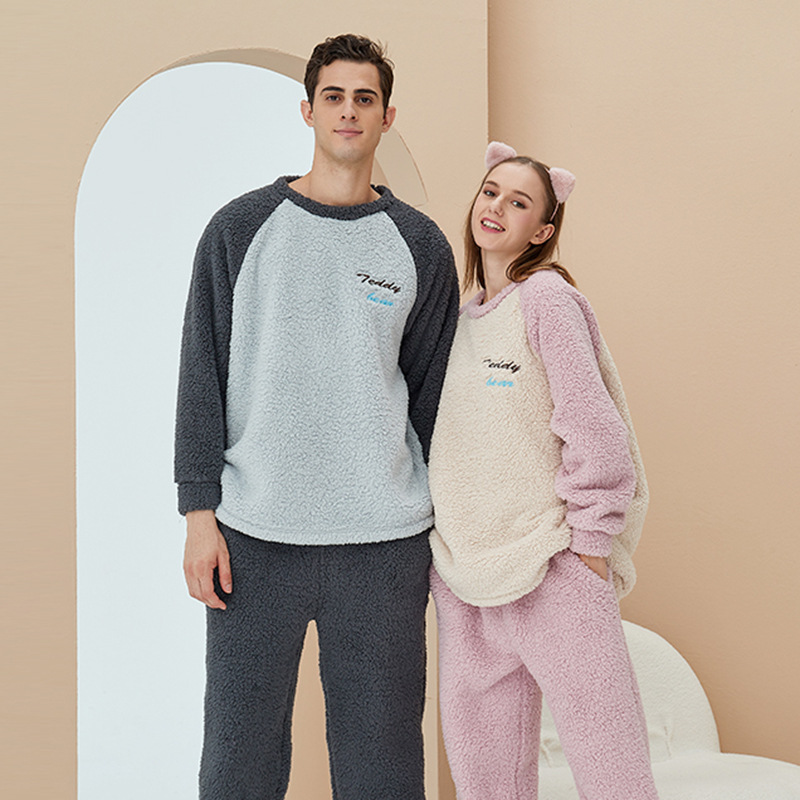 Cross border pajama women's autumn and winter flannel thickened fleece home clothes hoodie couples home clothes set can be replaced by hair