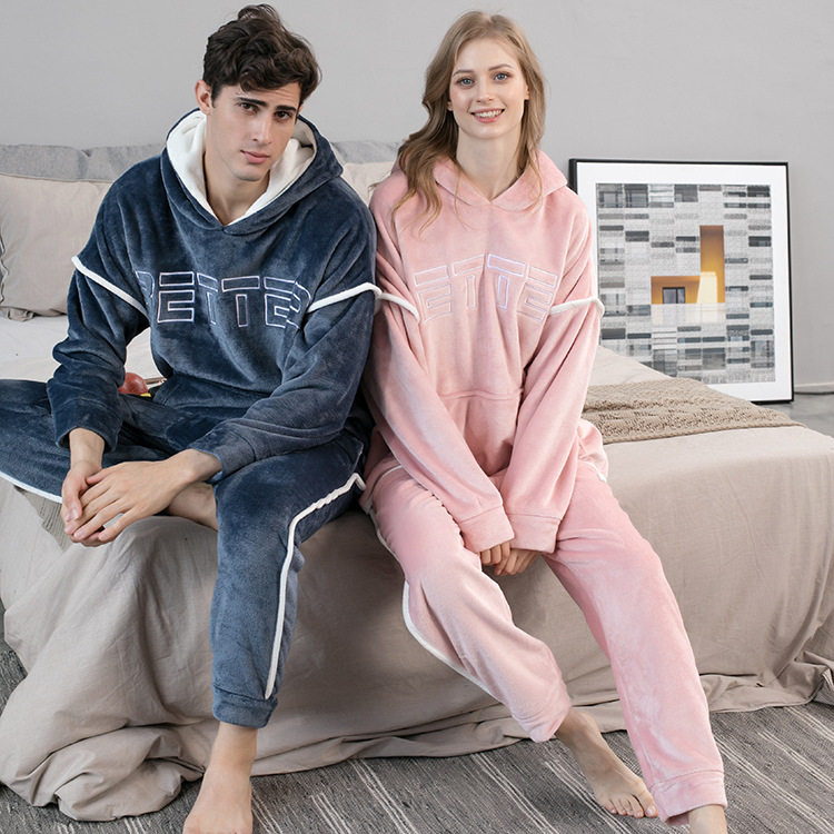New flannel pajamas loose casual bathrobe men and women couples bathrobe warm and thick can wear pajamas set