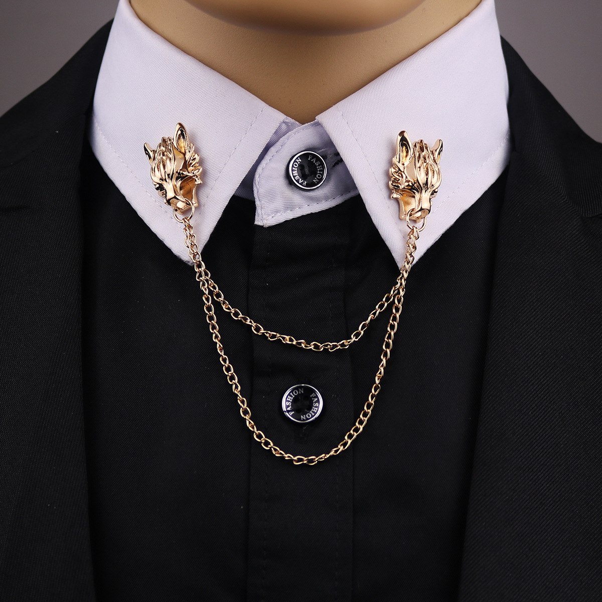 European and American personality overbearing long chain tassel brooch fashion alloy Wolf head brooch pin manufacturers direct sales