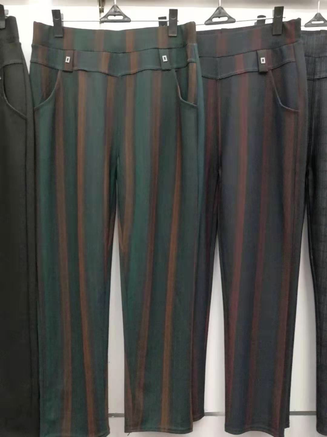 Wholesale of 2019 new checkered outerwear straight-leg elastic waist leggings for middle-aged mothers in spring and autumn details Picture