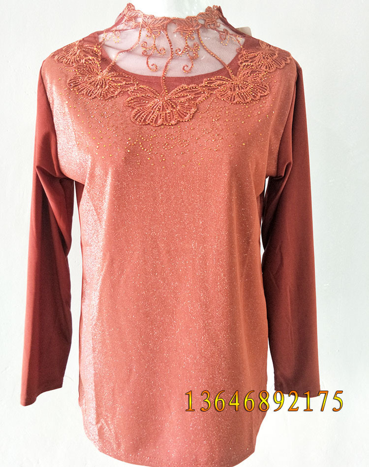 The 2019 autumn and winter new style of mother's wear, a loose and large-sized embroidered mesh top for middle-aged and elderly people, and a versatile autumn coat details Picture