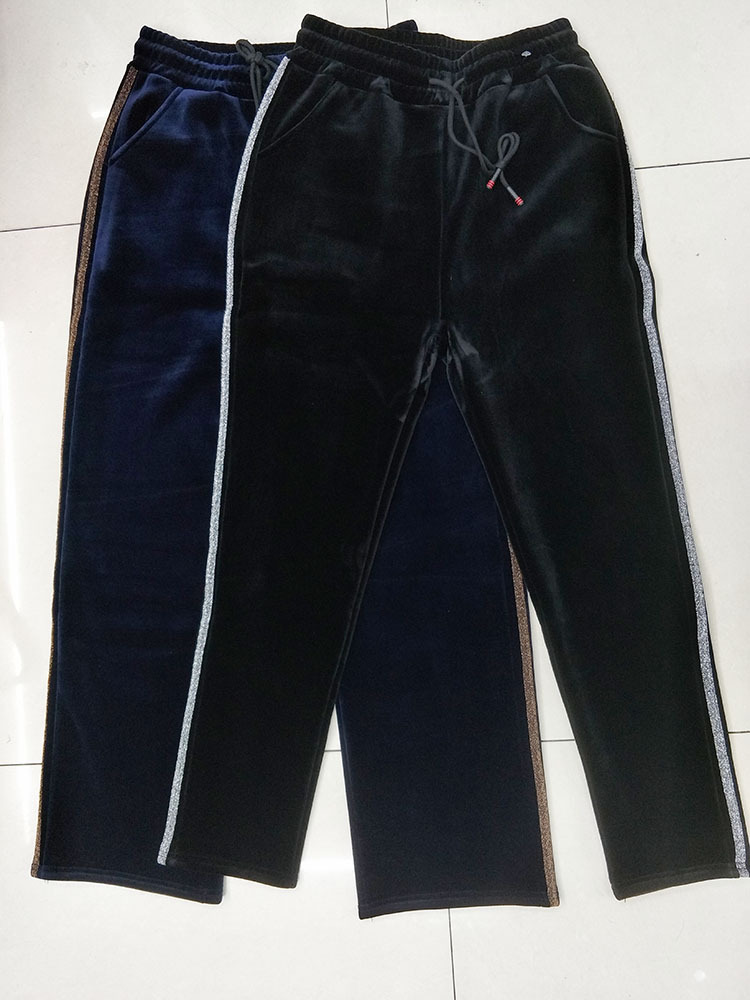 الأرجل المشمسة المشمسة في خصرها وسمكها Item Picture
