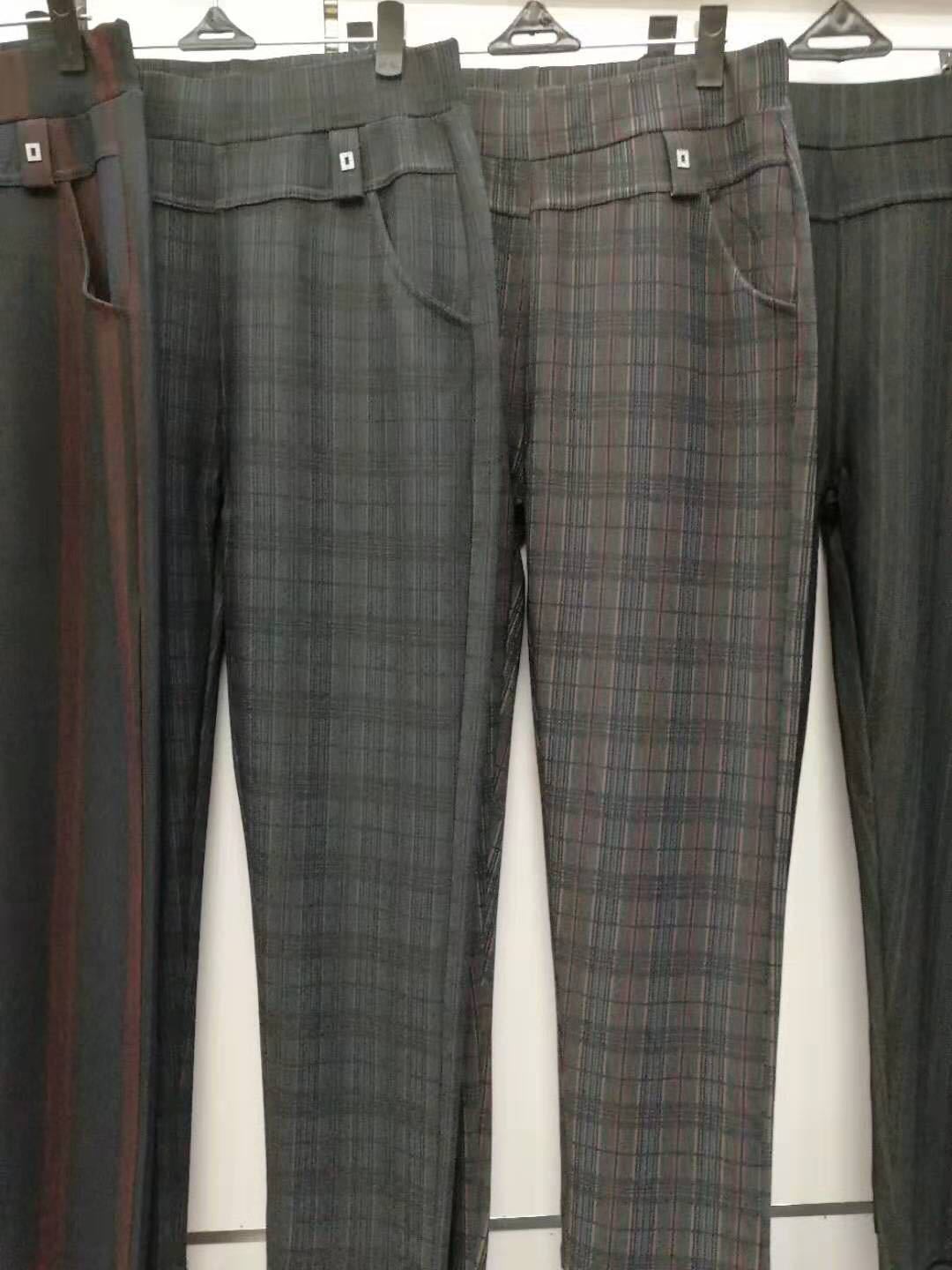 Wholesale of 2019 new checkered outerwear straight-leg elastic waist leggings for middle-aged mothers in spring and autumn Item Picture