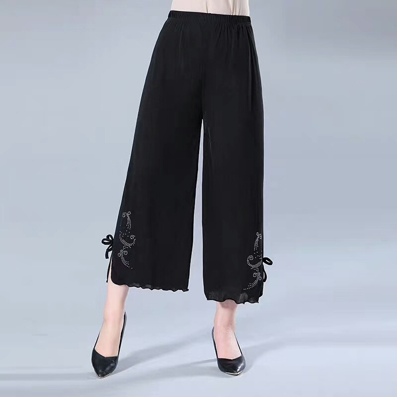 Old lady 9-point casual pants, Korean style loose plus-size women's pants with rhinestone design, new summer women's pants for middle-aged and elderly people details Picture
