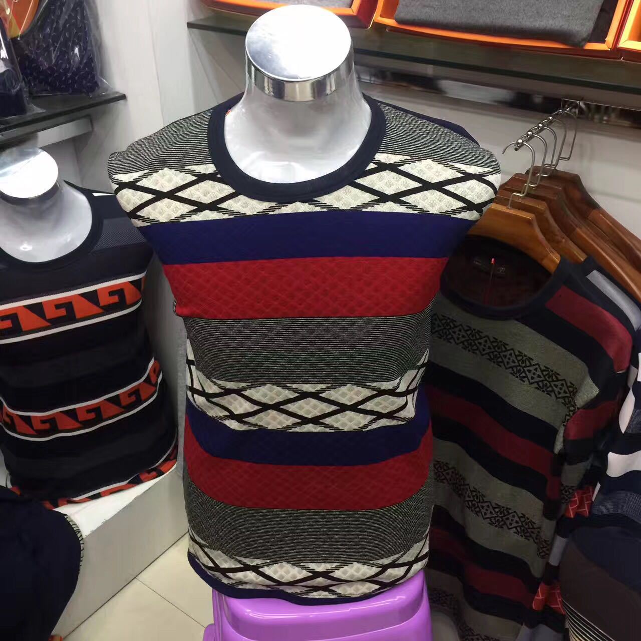 Wholesale of new men's winter 2018 faux cashmere thickened and fleece striped base layer and warm top for dad