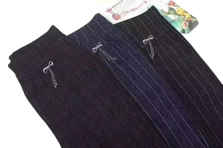Mom pants: Spring and autumn pocket women's pants, high-waisted loose straight-leg long pants, middle-aged and elderly large-sized summer grandma pants Item Picture