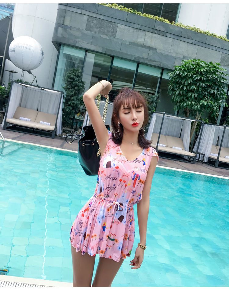 Swimsuit, bikini, three-piece set, jumpsuit, belt-covering, conservative hooded blouse, beach swimsuit, fairy tale world Application Scenario