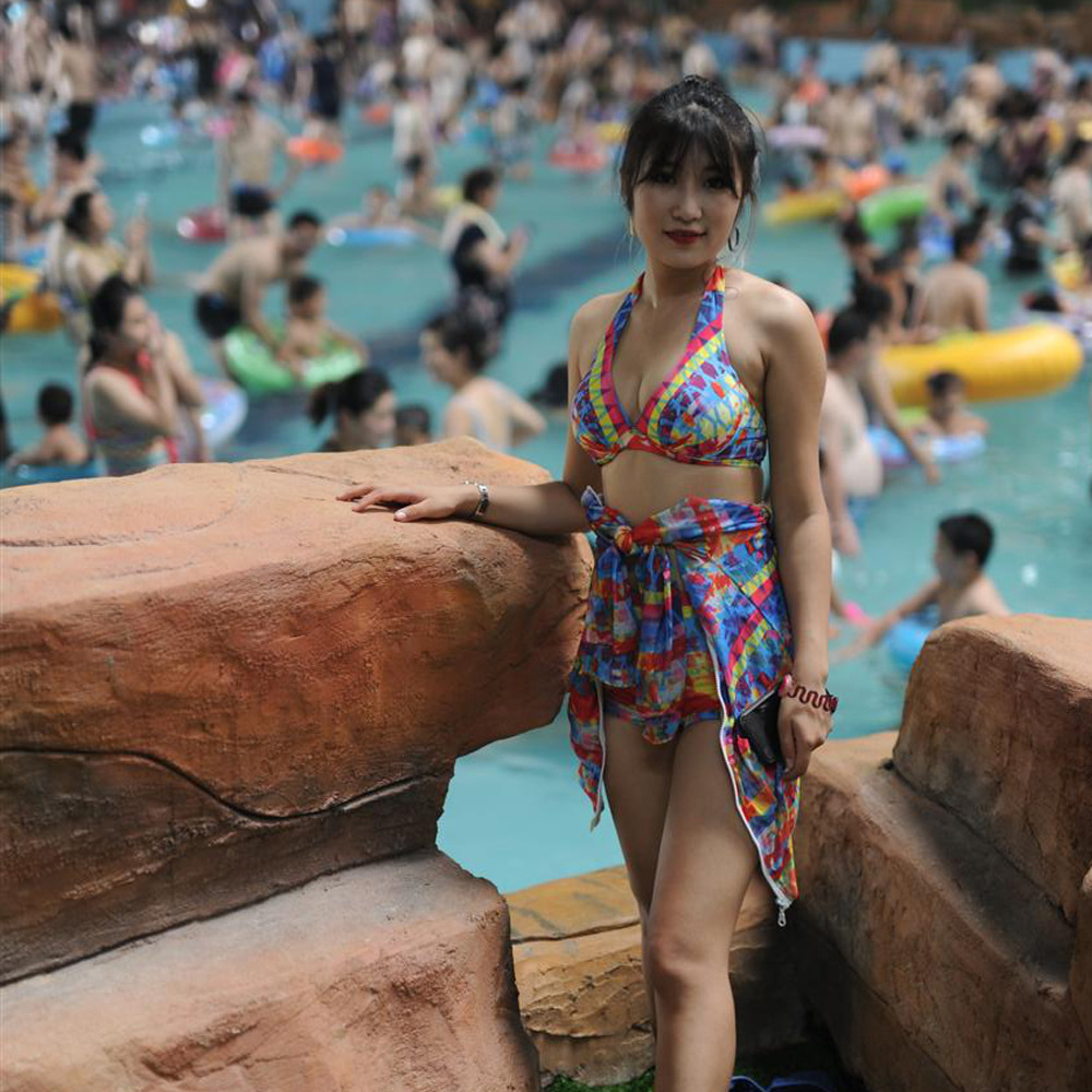 Factory prices are low, and we are clearing out a variety of swimsuits. Women's fashionable Japanese and Korean small breasts gather sexy hot spring swimsuits Specification image